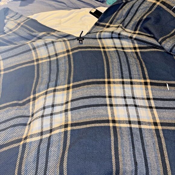 Women's  Cape- Wrap Blue plaid for Fall or Winter ,One Size - Picture 7 of 11